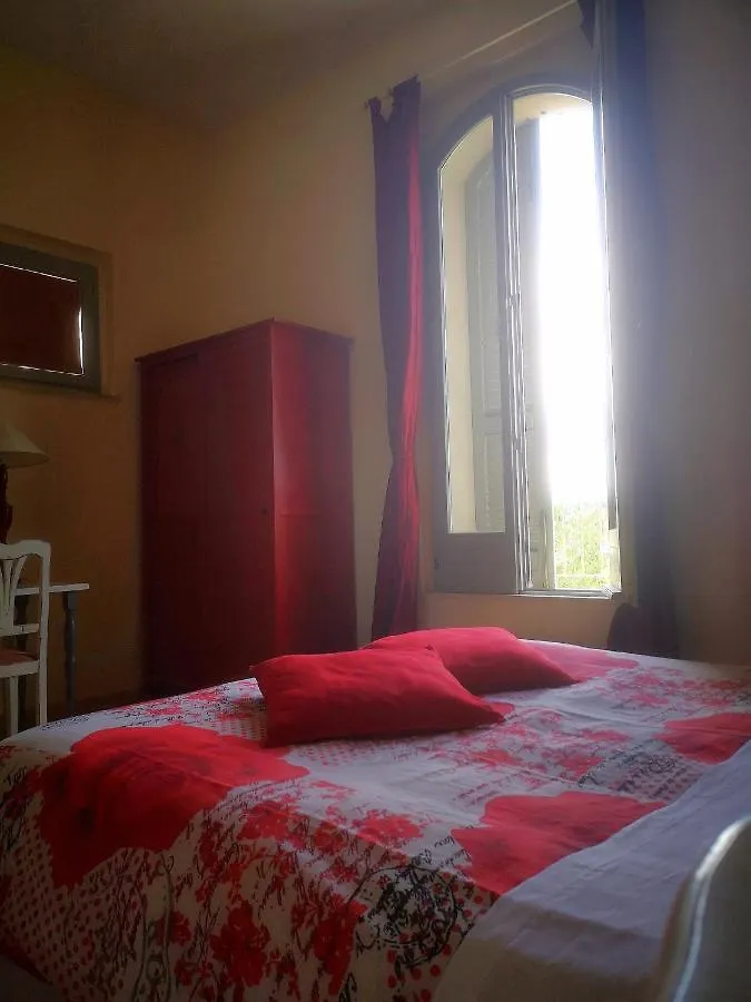 Sogno D'Oro B&B ポッジボンシ 3*,